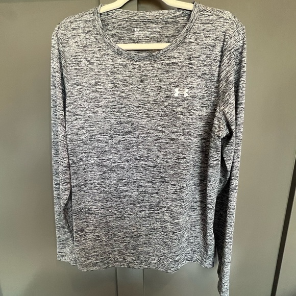 Women’s Under Armour Long Sleeve HeatGear - Picture 6 of 8